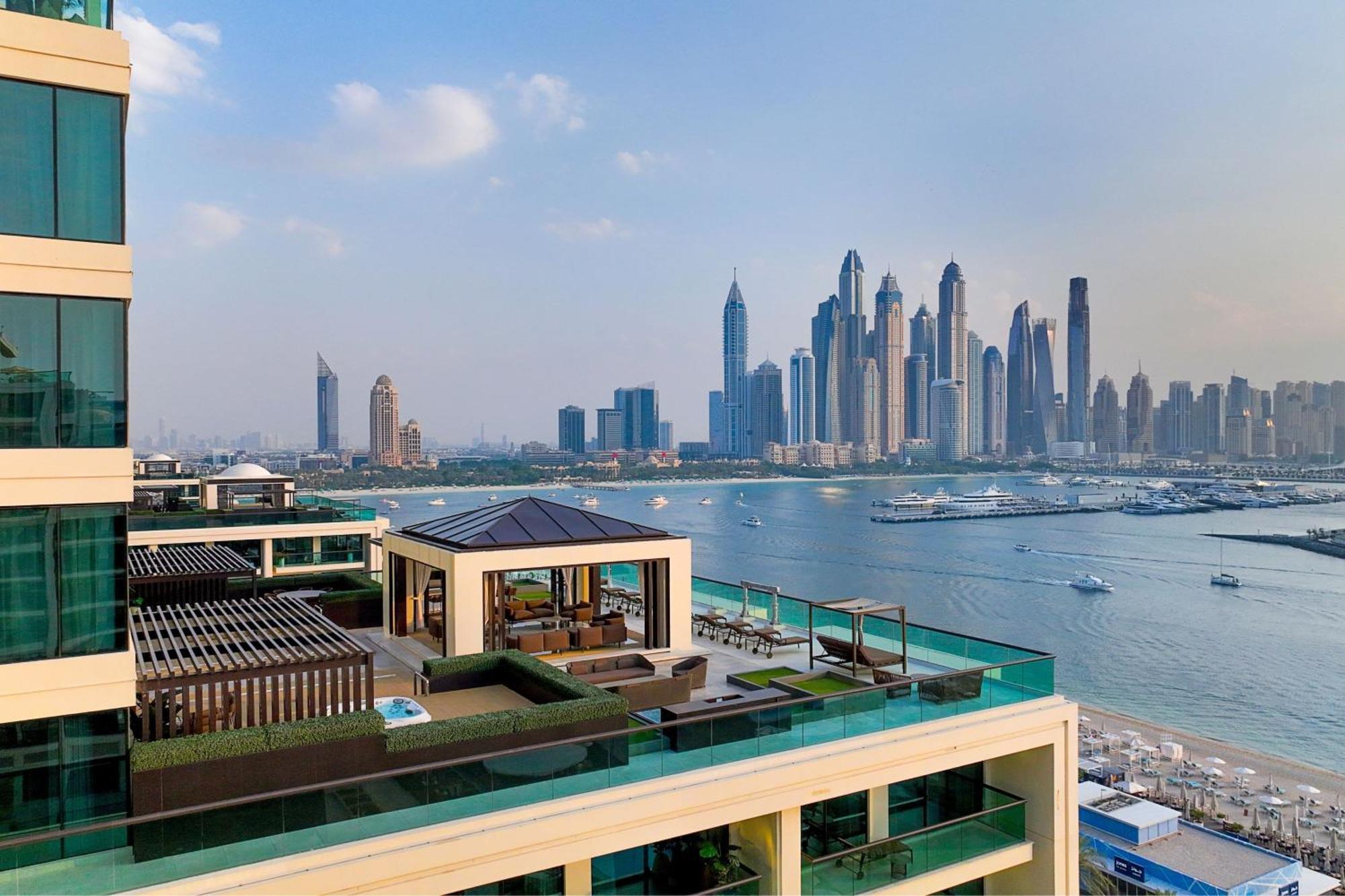 Marriott Resort Palm Jumeirah, דובאי מראה חיצוני תמונה View of Dubai Marina from the Westin