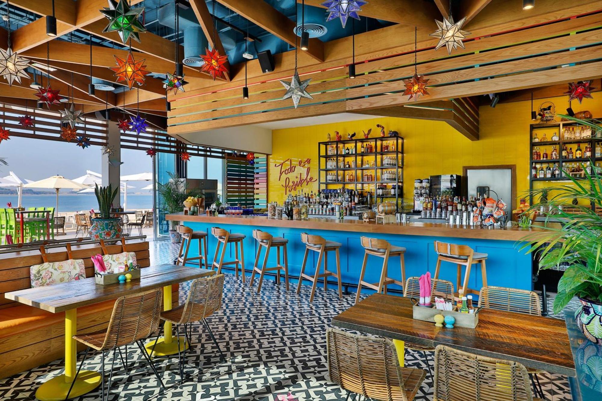 Marriott Resort Palm Jumeirah, דובאי מראה חיצוני תמונה The bar at the rooftop lounge