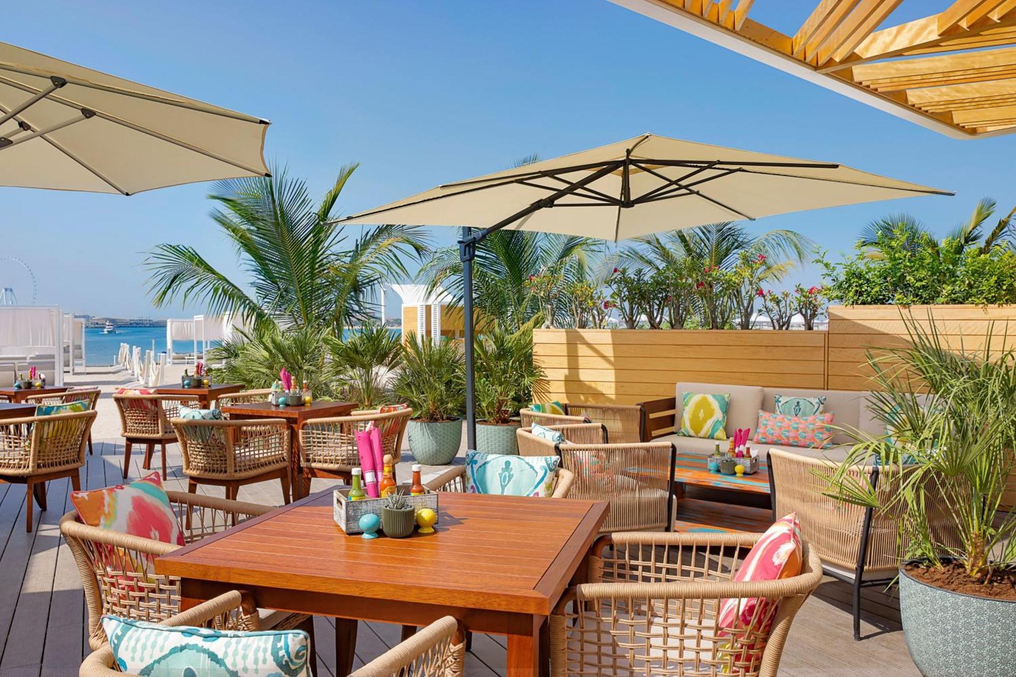 Marriott Resort Palm Jumeirah, דובאי מראה חיצוני תמונה The Deck